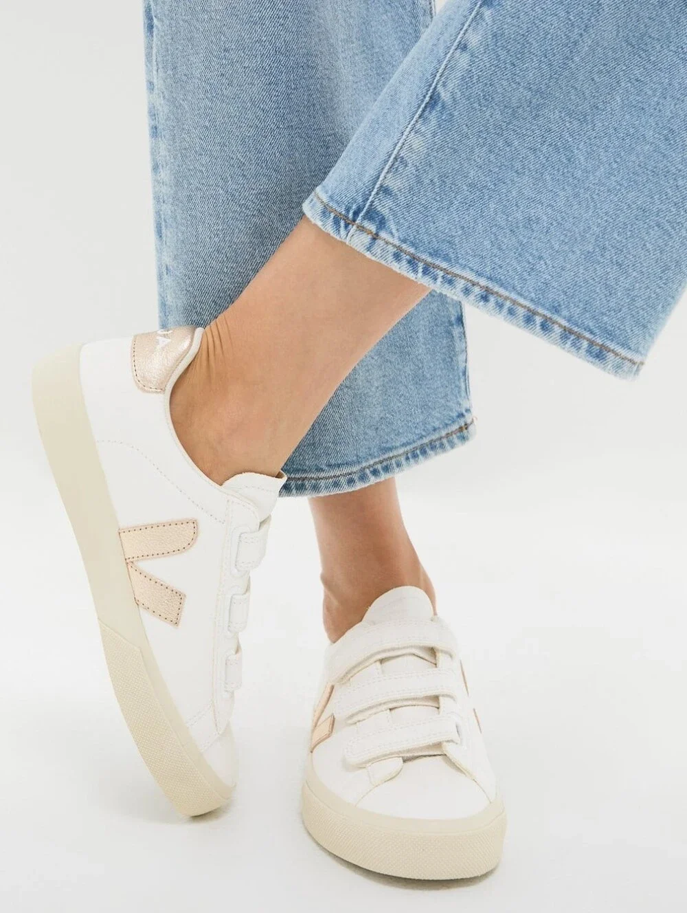 VEJA Extra White Platine Recife Logo Leather Rose Gold Sneakers Size 7